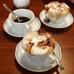 Cappuccino, den tredie kop er dog en Espresso d'orzo 
