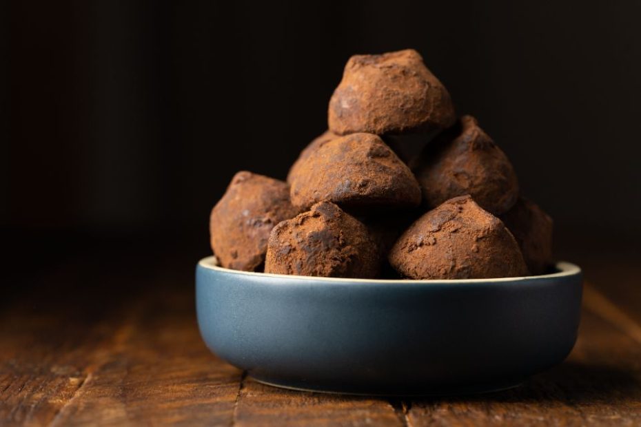 Photo by Skyler Ewing: https://www.pexels.com/photo/photo-of-a-bowl-with-chocolate-truffles-10313341/