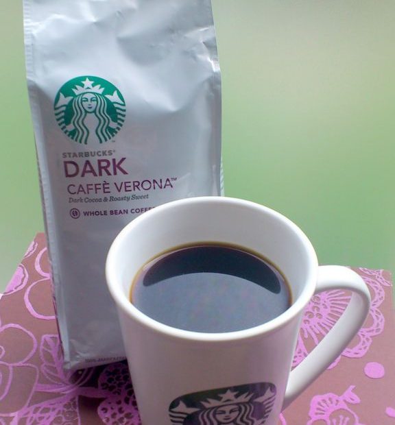 Starbucks Dark Caffè Verona og kop © Kaffebloggen.dk